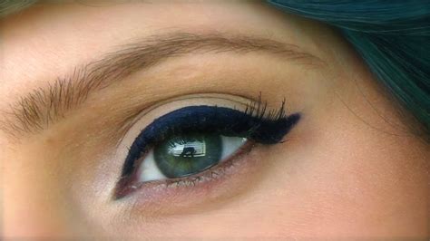 azure blue eyeliner